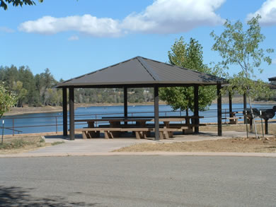 A small covered ramada at south Lynx Lake